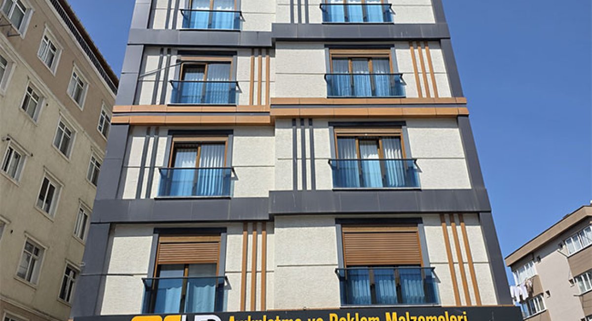 Karlıktepe Mahallesi Başkomutan Caddesi No:21 Anıl Bey Apt. No:21 Kartal

600 M2 Arsa 10 Daire 1 Dükkan 128 M2 Brüt Net 103 M2 200 M2 Dükkan 3 Artı 1