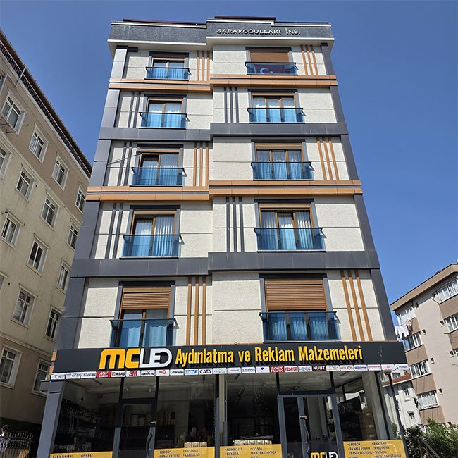 Karlıktepe Mahallesi Başkomutan Caddesi No:21 Anıl Bey Apt. No:21 Kartal

600 M2 Arsa 10 Daire 1 Dükkan 128 M2 Brüt Net 103 M2 200 M2 Dükkan 3 Artı 1