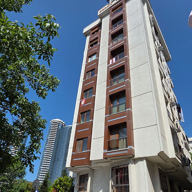 Karlıktepe Mahallesi Edebi Sokak No 1 Saffet Bey Apt. 3 Artı 1 40 M2 Arsa 8 Daire 118 M2 Brüt 98 M2 Net
